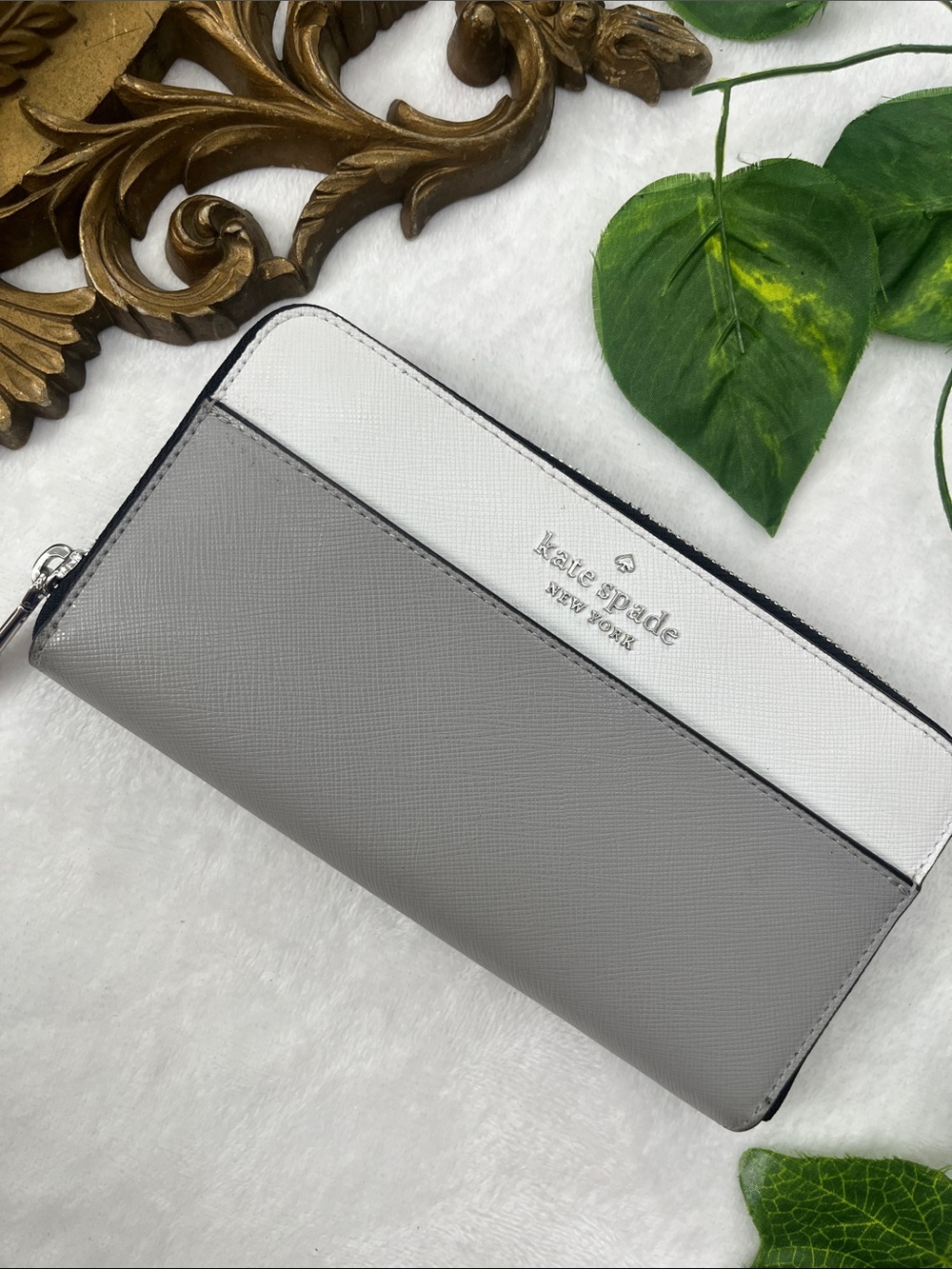 kate spade Two-Tone Gray and White Zip Wallet